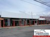 2 Locales Centricos en Amplio Terreno